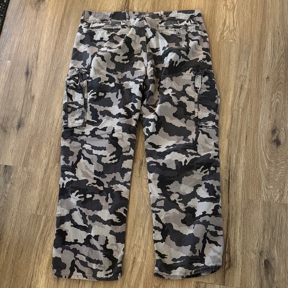 Men's Levi Grey Camouflage Cargo Pants - Picture 6 of 6